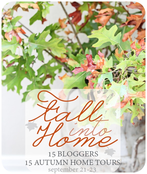 I love this fall home tour! Calming neutrals and lots of texture: simple ideas and easy fall decorations | maisondepax.com
