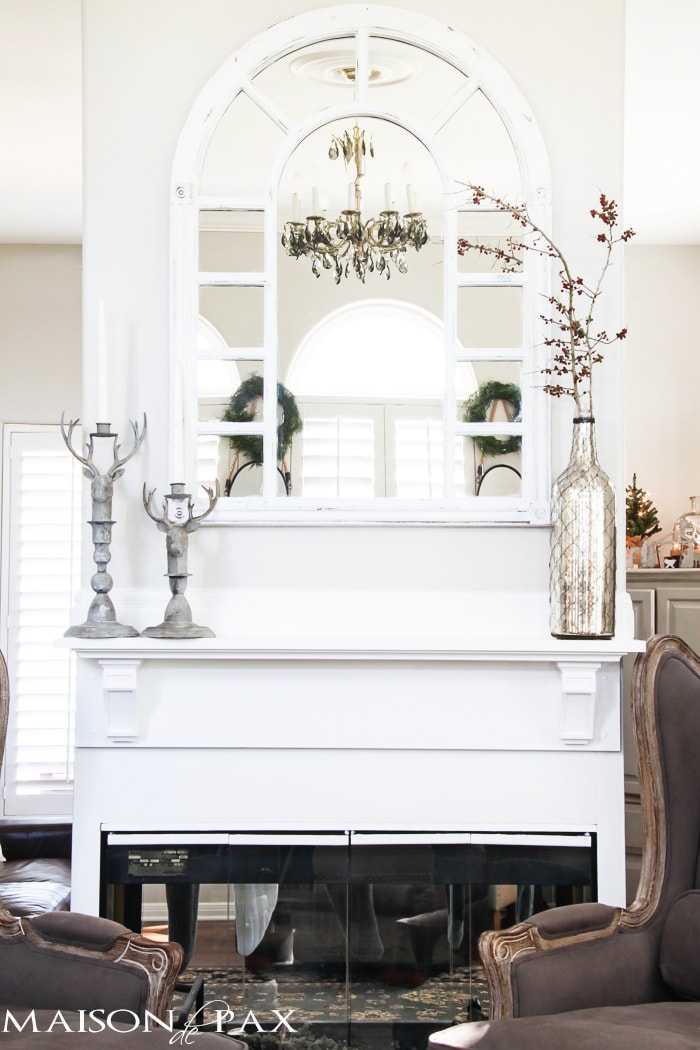 Gorgeous, simple Christmas home tour: natural greenery, winter woodland theme, sparkly touches, and simple reminder of the hope of the season. Tons of diy and decorating ideas | maisondepax.com