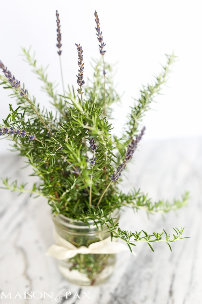 beautiful! Mason jars with dried lavender make easy and gorgeous centerpieces for home, parties, weddings, or baby showers | maisondepax.com